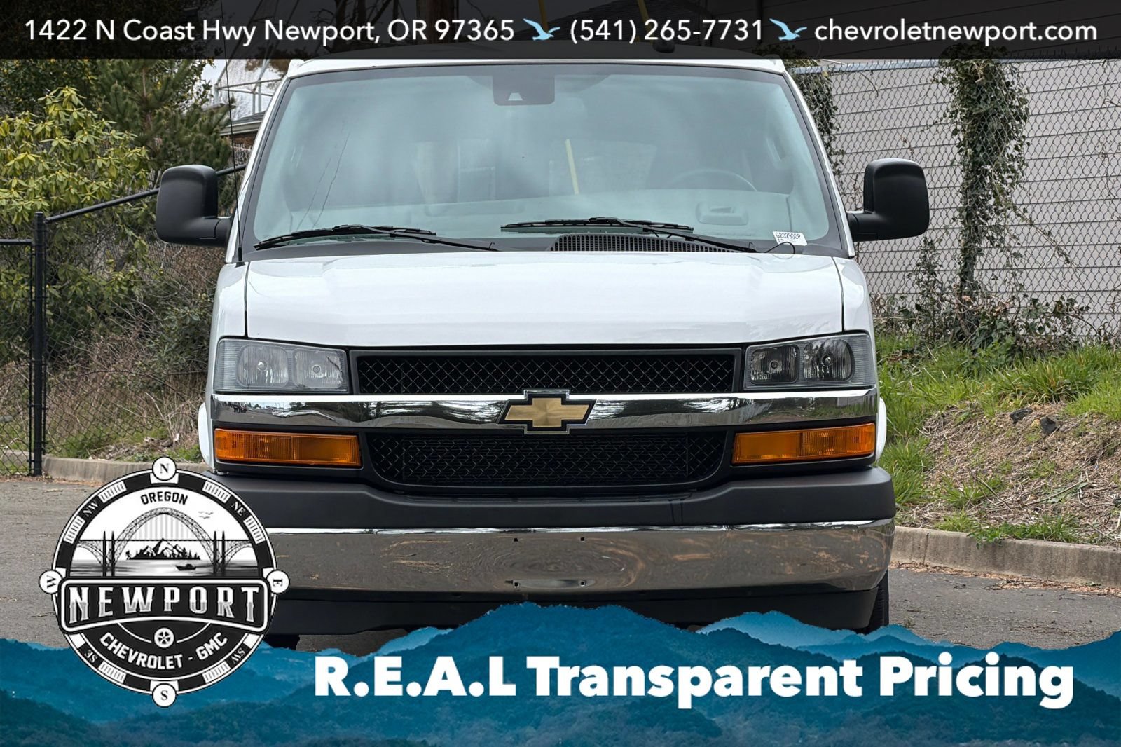 Used 2024 Chevrolet Express 3500 LT w/ LT Preferred Equipment Group RWD image 9