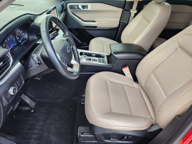 Used 2021 Ford Explorer XLT w/ Equipment Group 202A RWD image 11
