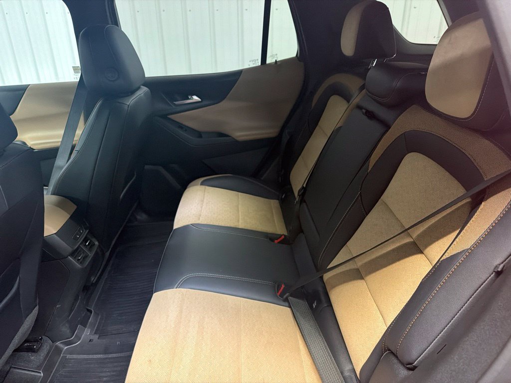 Used 2025 Chevrolet Equinox ACTIV w/ Safety and Technology Package AWD/4WD image 30