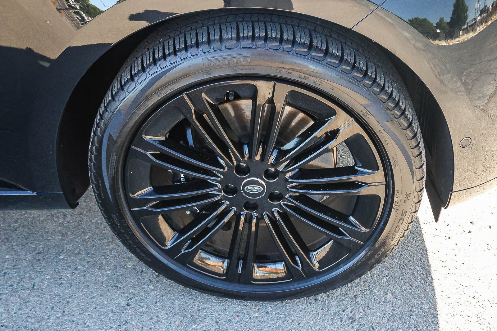 Certified 2024 Land Rover Range Rover SE AWD/4WD image 13