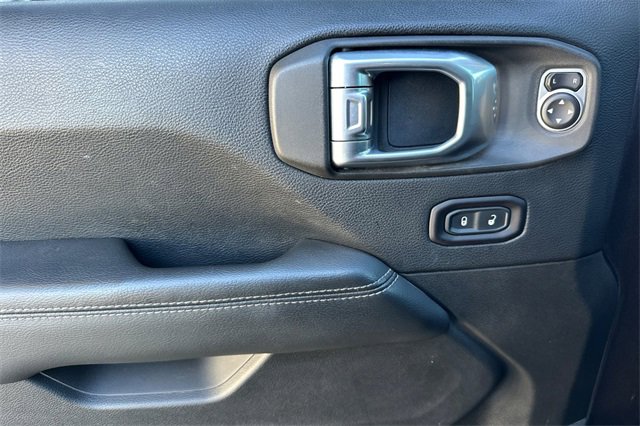 Used 2019 Jeep Wrangler Unlimited Sahara image 14