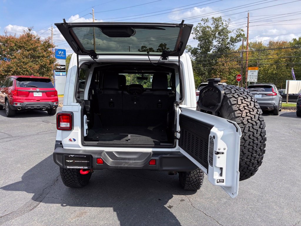 Used 2022 Jeep Wrangler Unlimited Rubicon AWD/4WD image 12