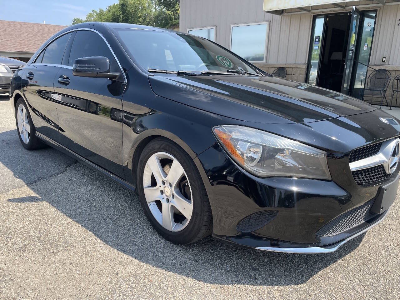 Used 2017 Mercedes-Benz CLA 250 4MATIC image 3