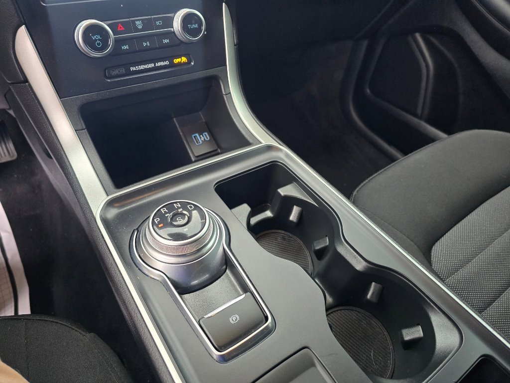 Used 2024 Ford Edge SE w/ Black Appearance Package image 11