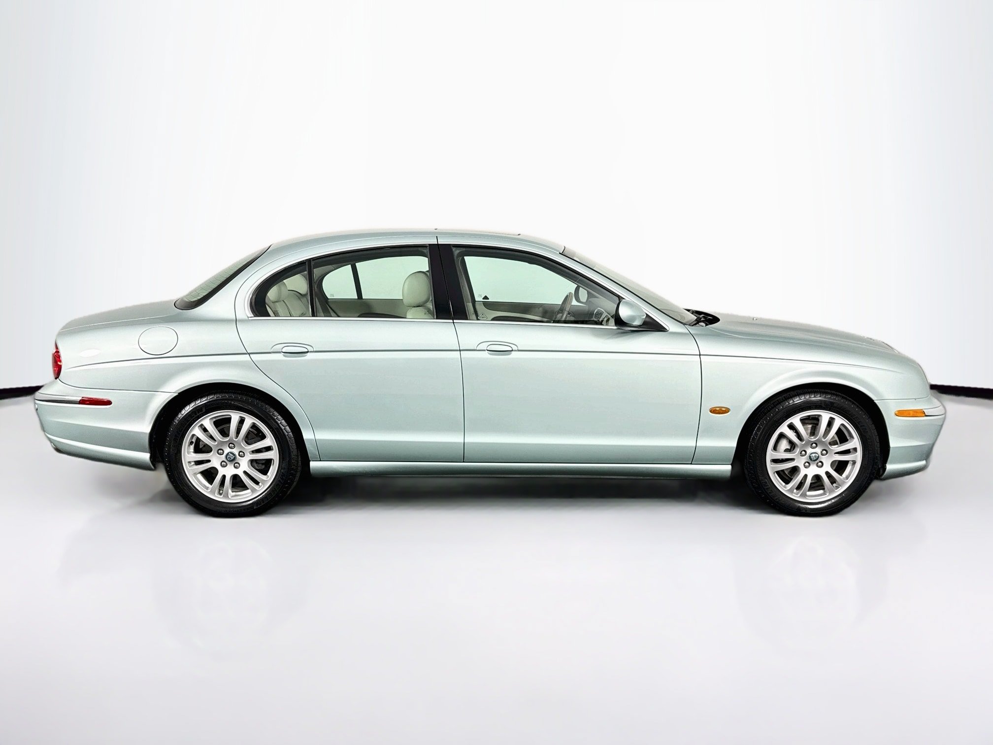 Used 2003 Jaguar S-TYPE 4.2 RWD image 16