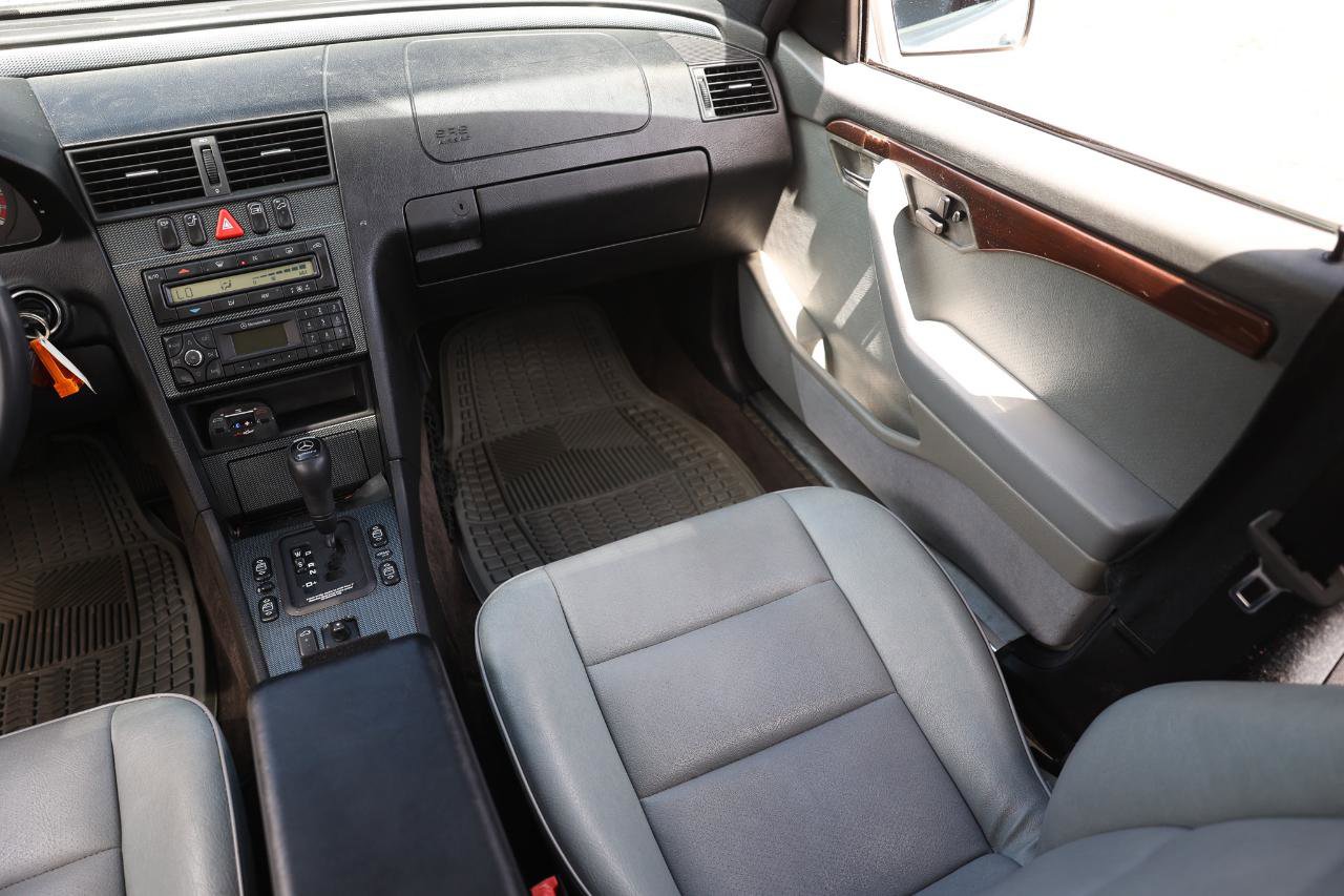 Used 2000 Mercedes-Benz C 280 Sedan image 22