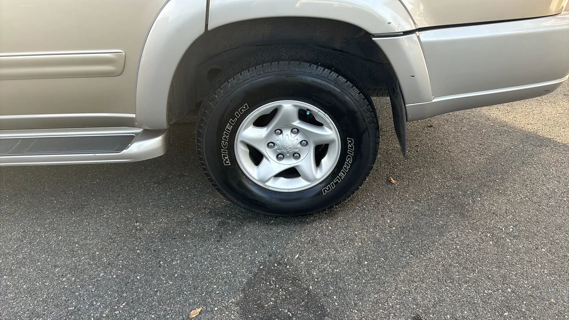 Used 2002 Toyota Sequoia SR5 image 9