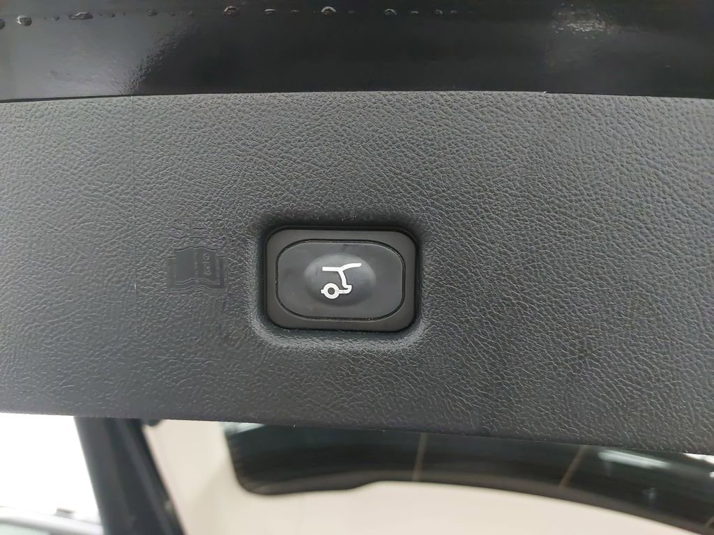 Used 2022 Lincoln Nautilus Reserve image 13