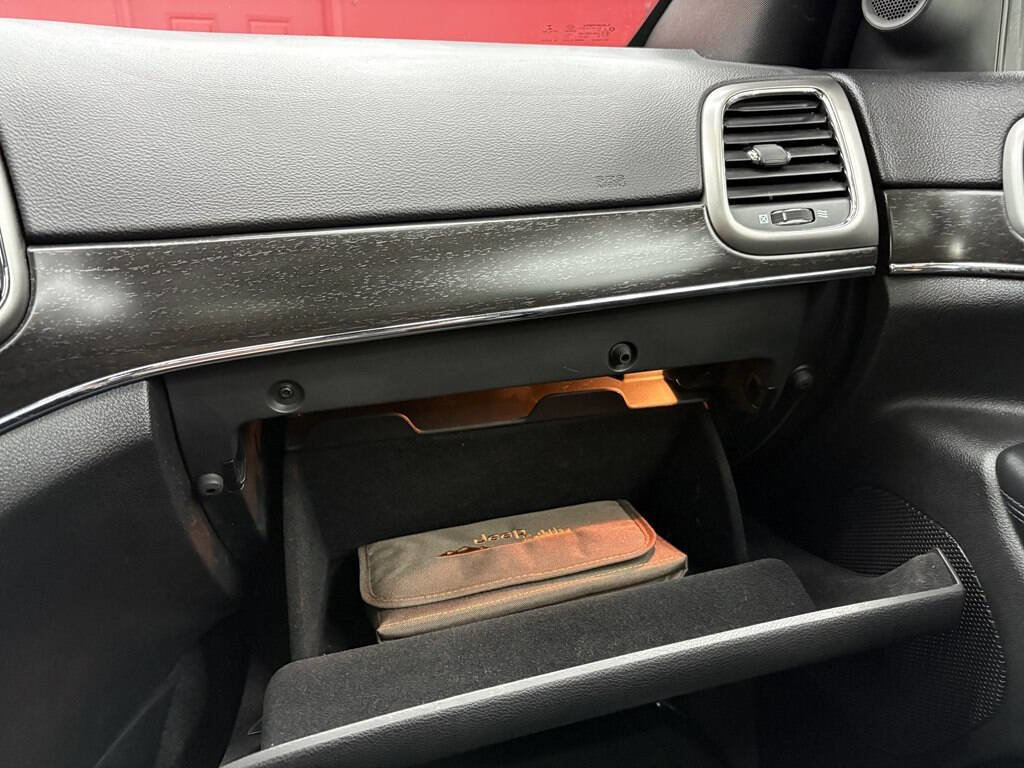 Used 2018 Jeep Grand Cherokee Limited w/ Luxury Group II image 23