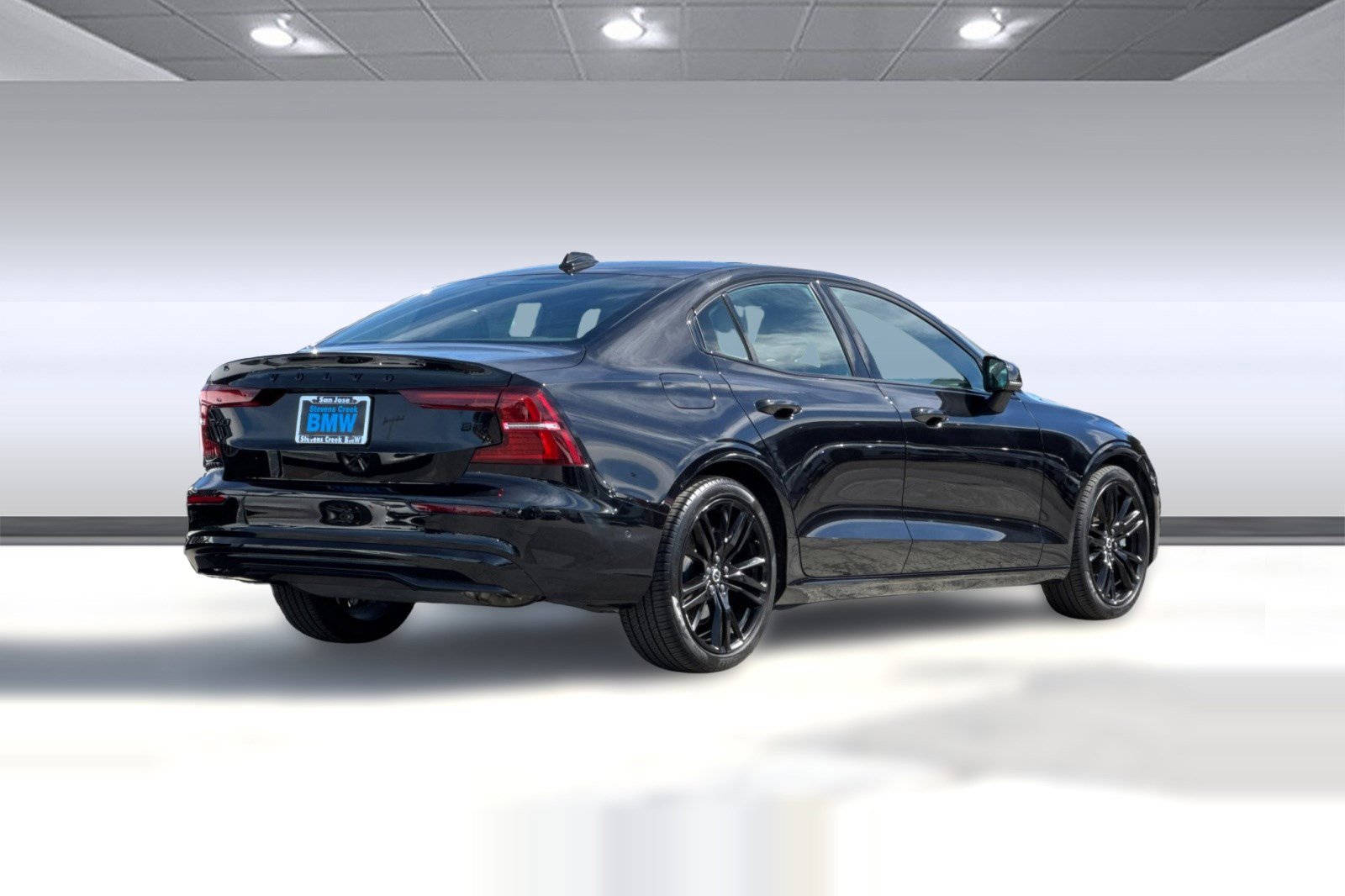 Used 2024 Volvo S60 B5 Plus w/ Climate Package image 9
