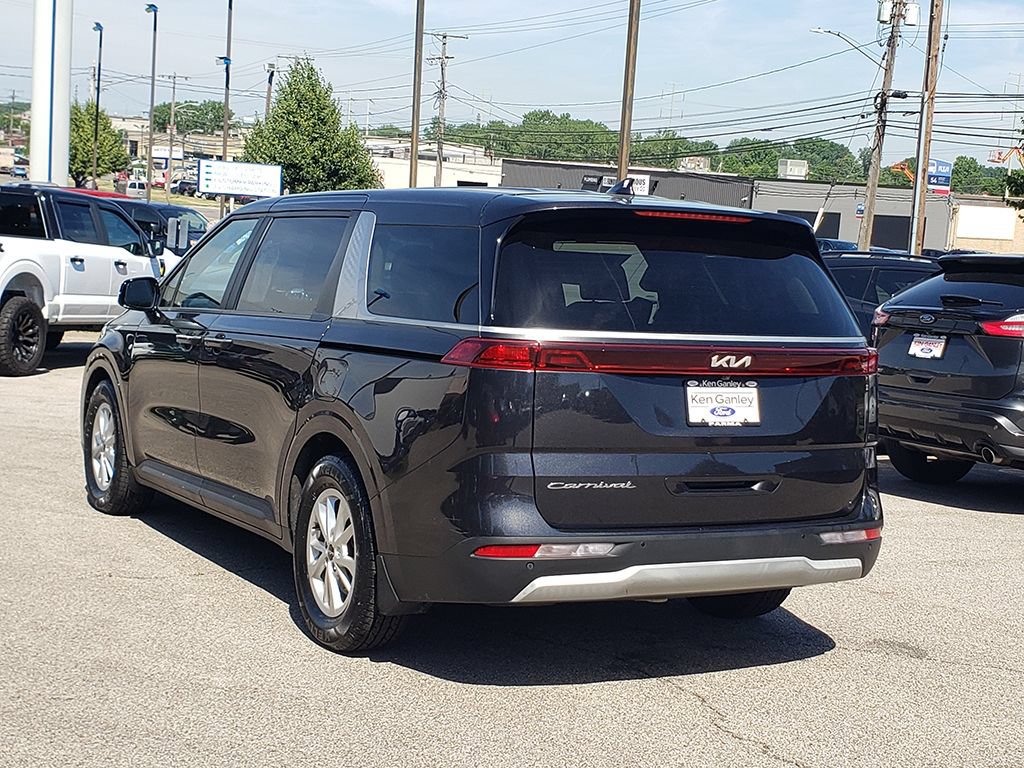Used 2022 Kia Carnival LX FWD image 7