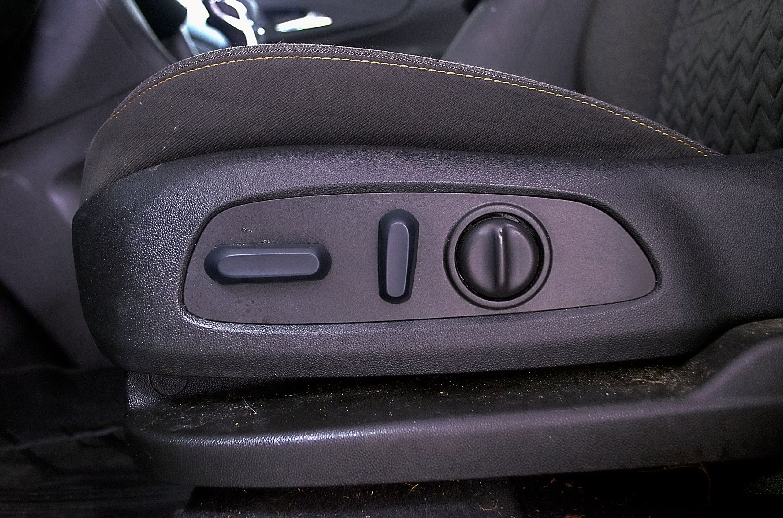 Used 2023 Chevrolet Equinox LT w/ LPO, Floor Liner Package AWD/4WD image 17