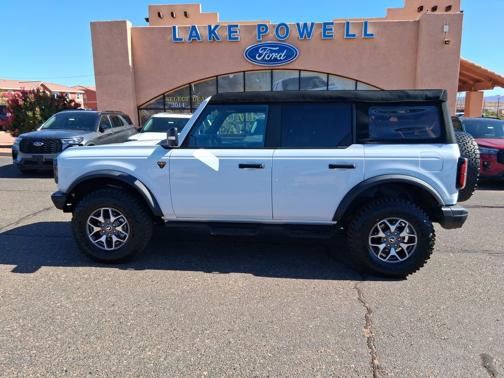 Used 2024 Ford Bronco Badlands AWD/4WD image 2