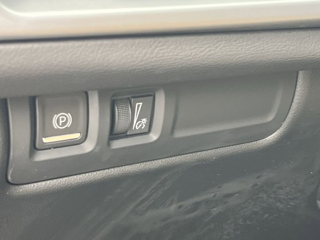 Certified 2024 Cadillac XT4 Premium Luxury image 27