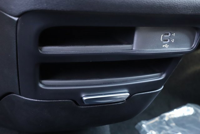 New 2026 Chrysler Pacifica Select image 31