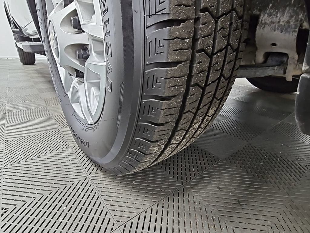 Used 2025 Chevrolet Silverado 2500 LT w/ Convenience Package image 48