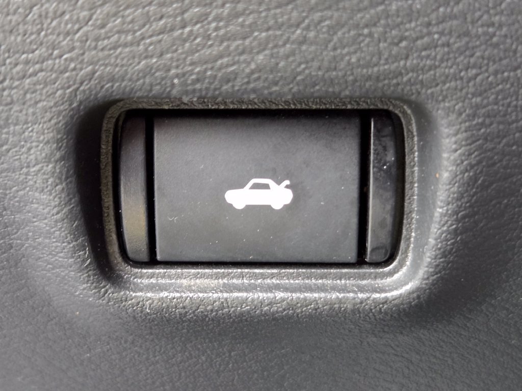 Used 2024 Nissan Sentra SV FWD image 9