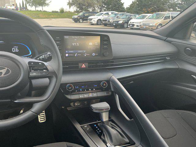 New 2025 Hyundai Elantra Sport image 7