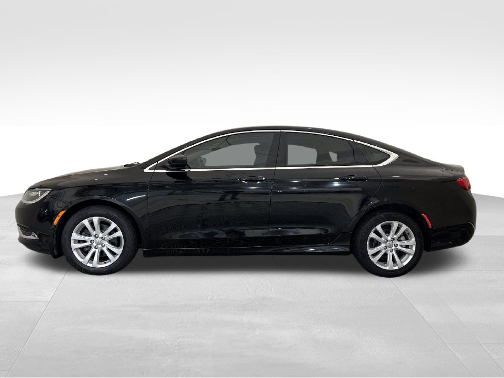 Used 2016 Chrysler 200 Limited w/ Convenience Group FWD image 2