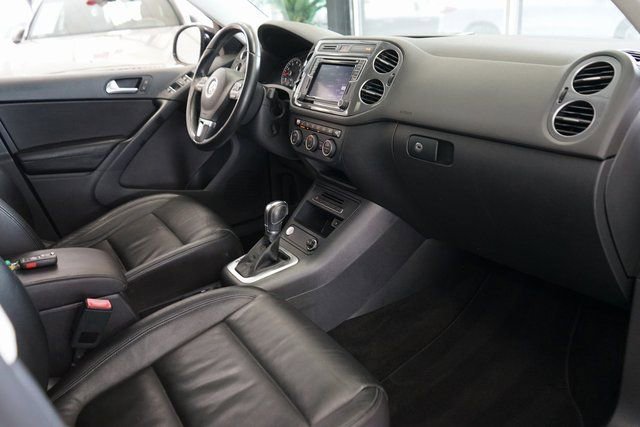 Used 2017 Volkswagen Tiguan Sport image 43