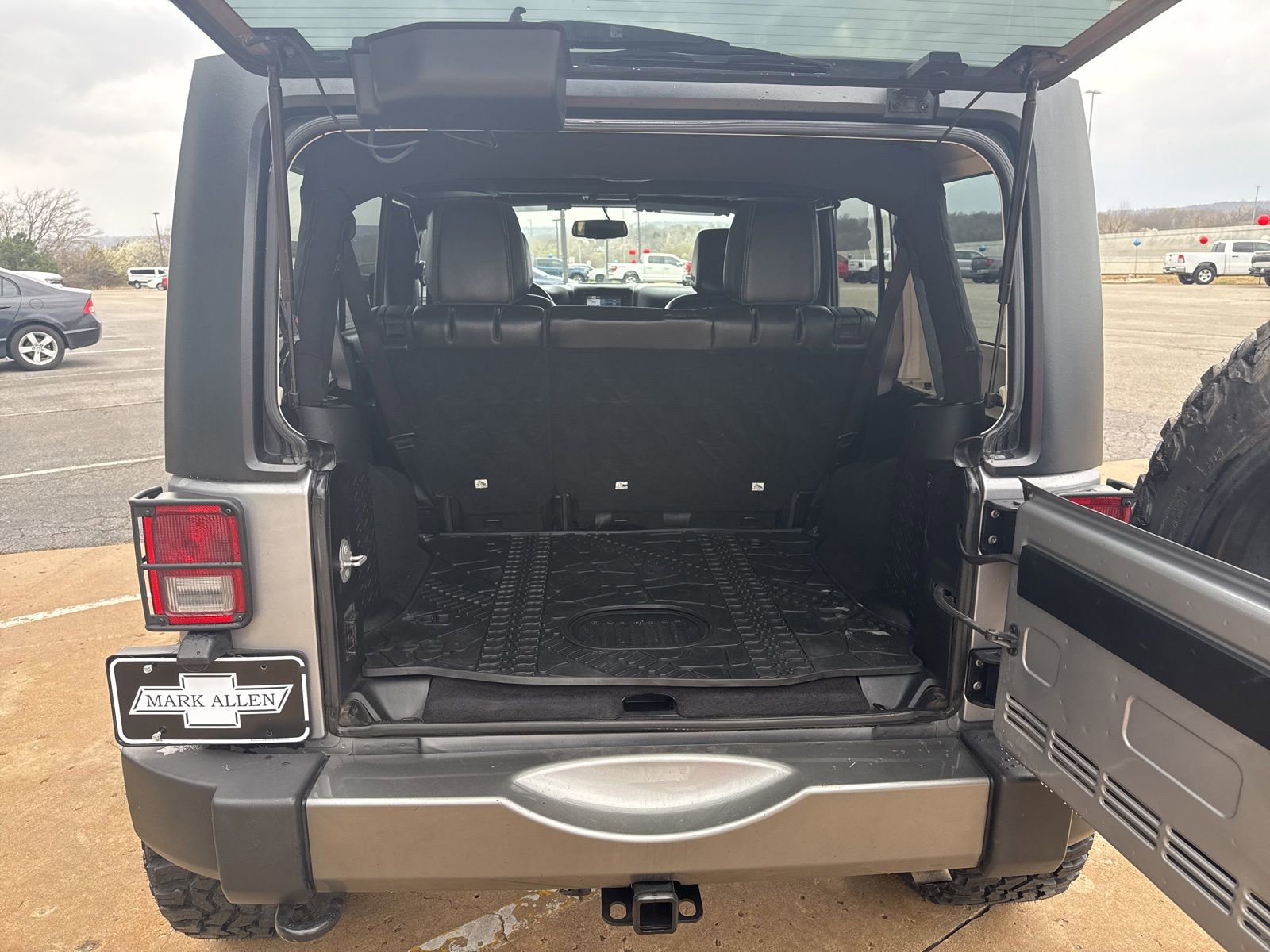 Used 2015 Jeep Wrangler Unlimited Sport image 28