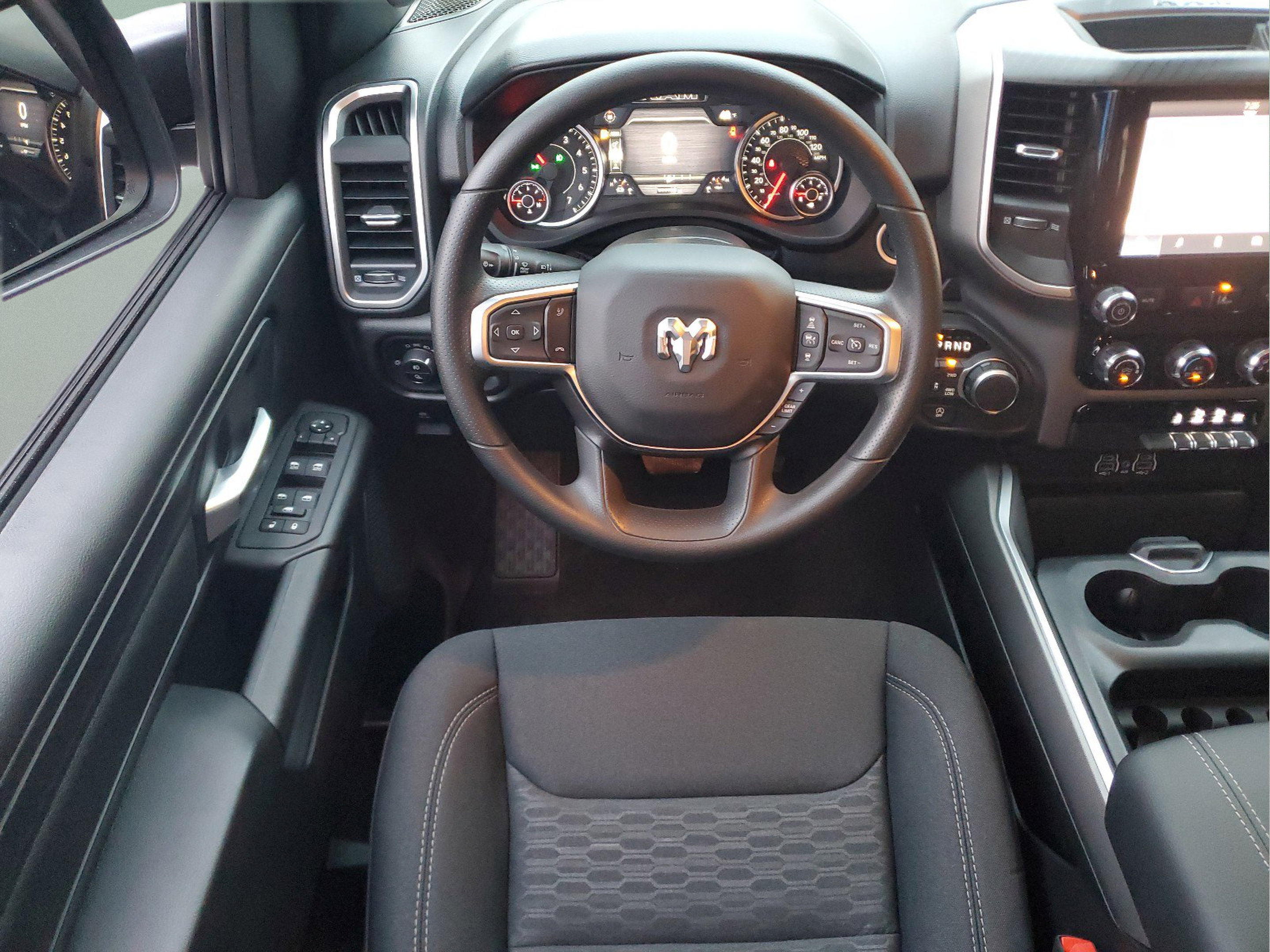 Certified 2026 RAM 1500 Express AWD/4WD image 8