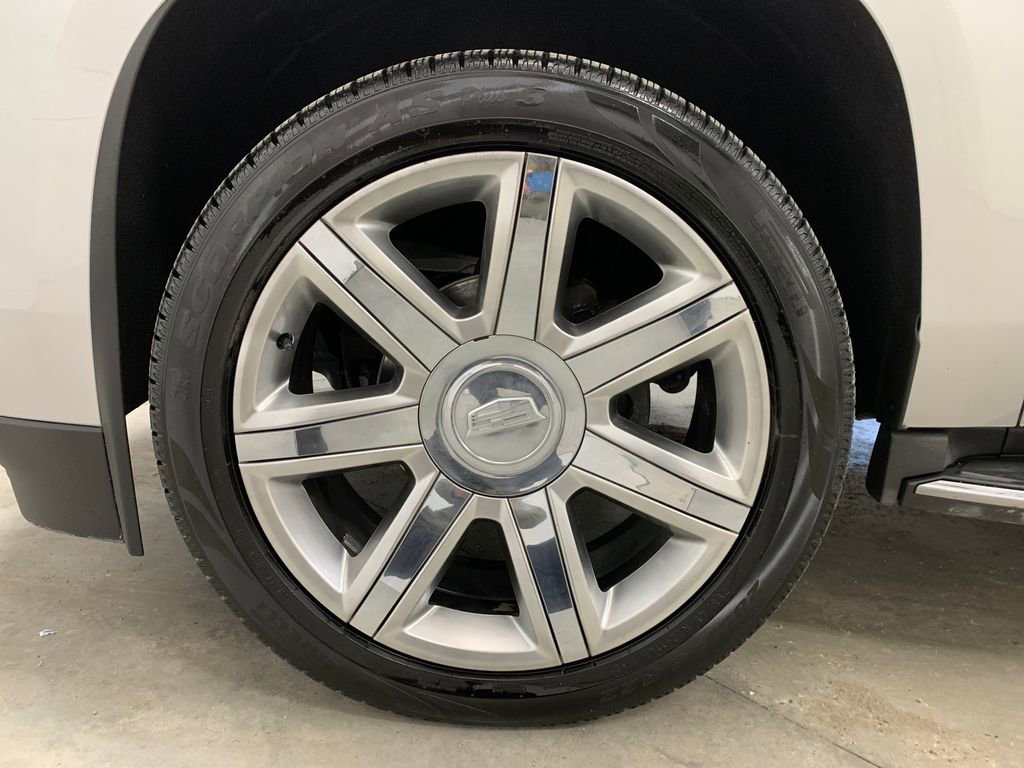 Used 2016 Cadillac Escalade Luxury image 23