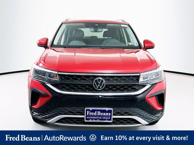 Used 2023 Volkswagen Taos SE w/ Panoramic Sunroof Package AWD/4WD image 2