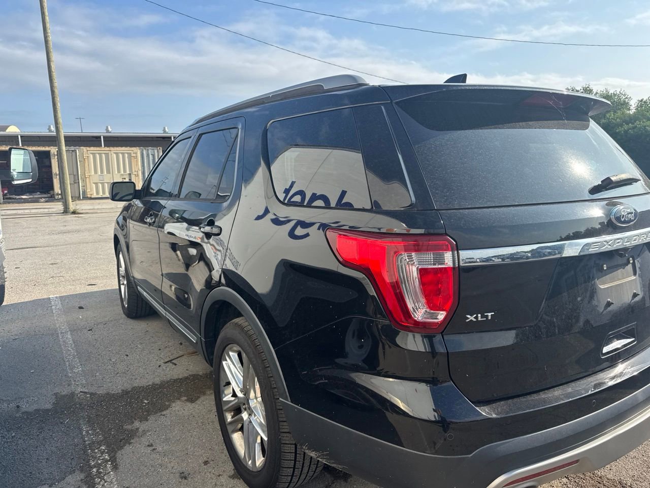 Used 2017 Ford Explorer XLT w/ Equipment Group 202A FWD image 8