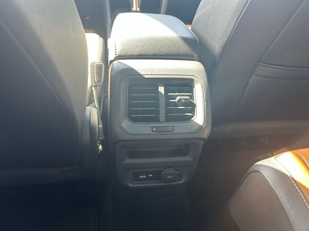 Used 2019 Volkswagen Tiguan SE w/ Panoramic Sunroof Package image 44