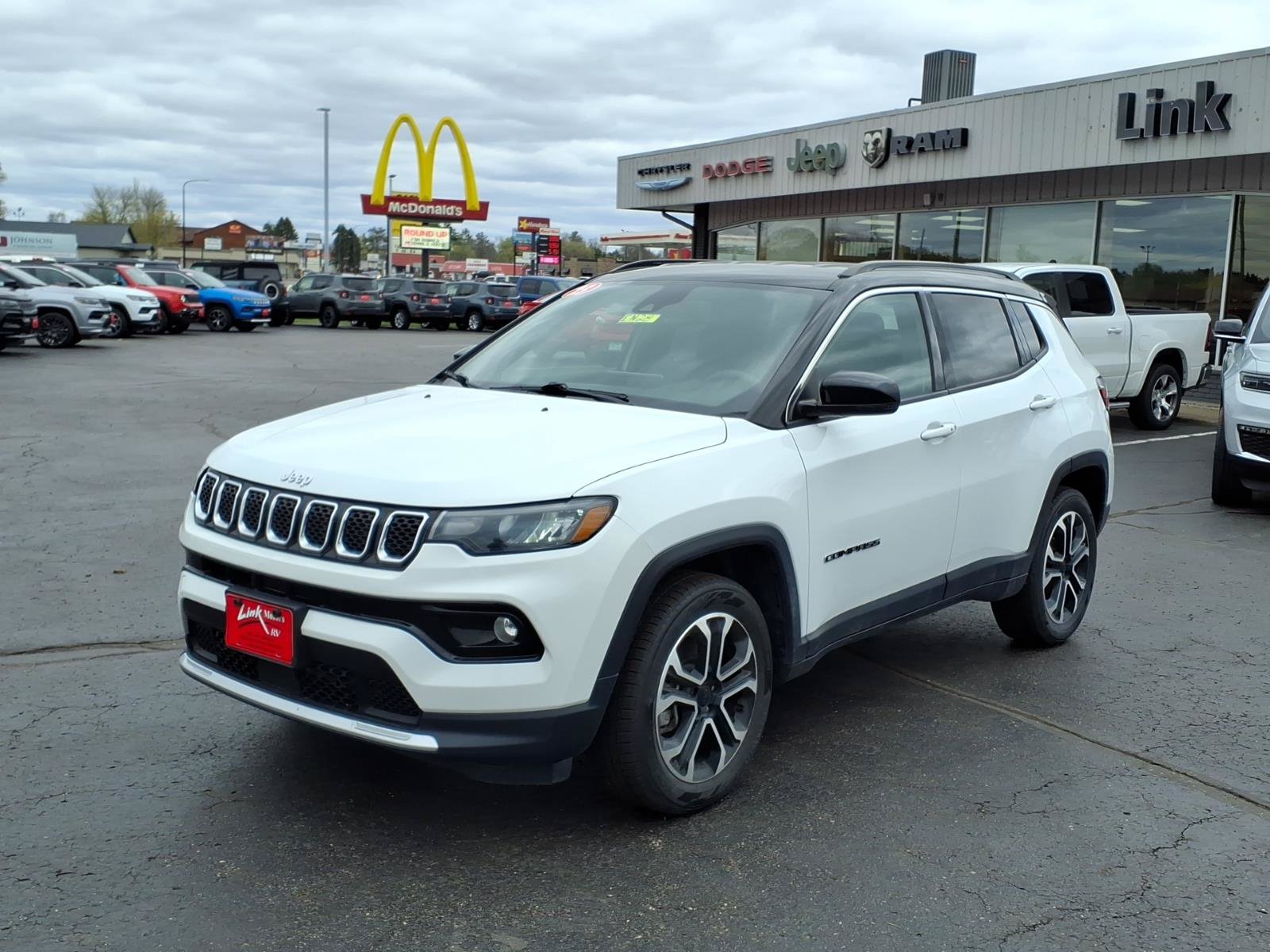Used 2023 Jeep Compass Limited AWD/4WD image 8