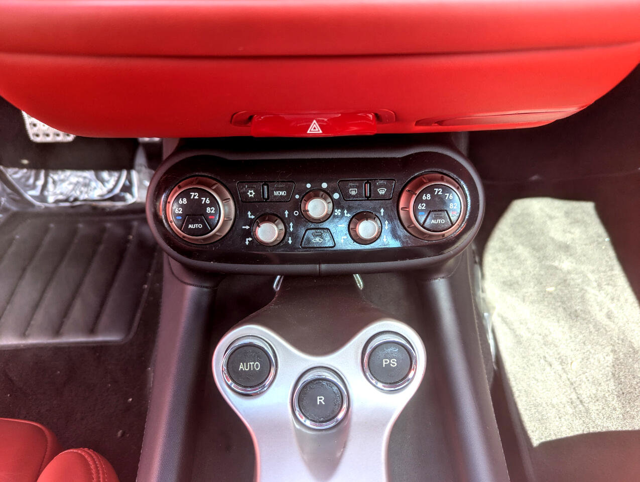Used 2013 Ferrari California image 27