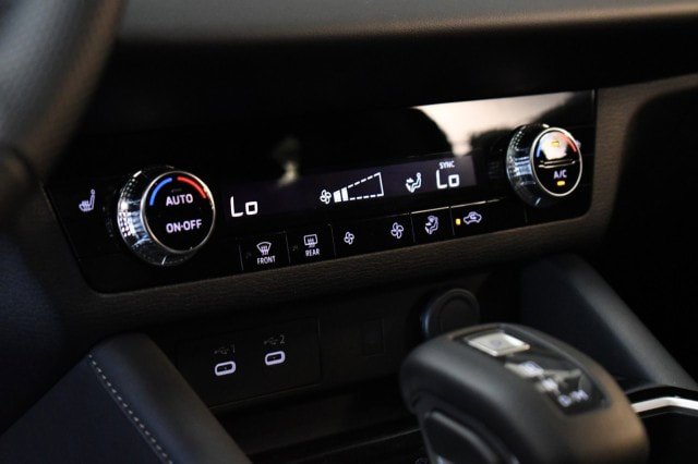 New 2026 Mitsubishi Outlander SE AWD/4WD image 33