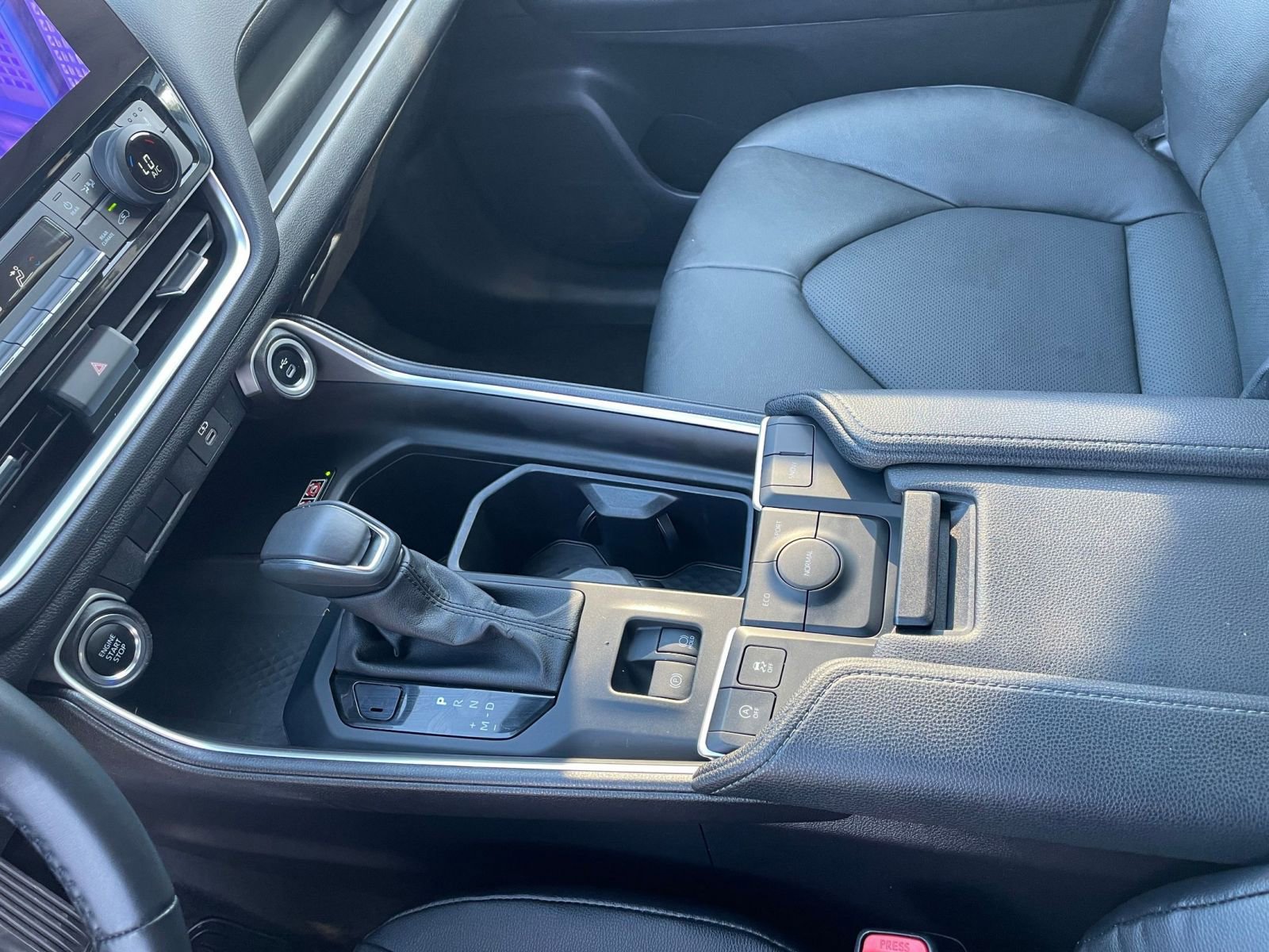 Used 2025 Toyota Grand Highlander FWD image 44