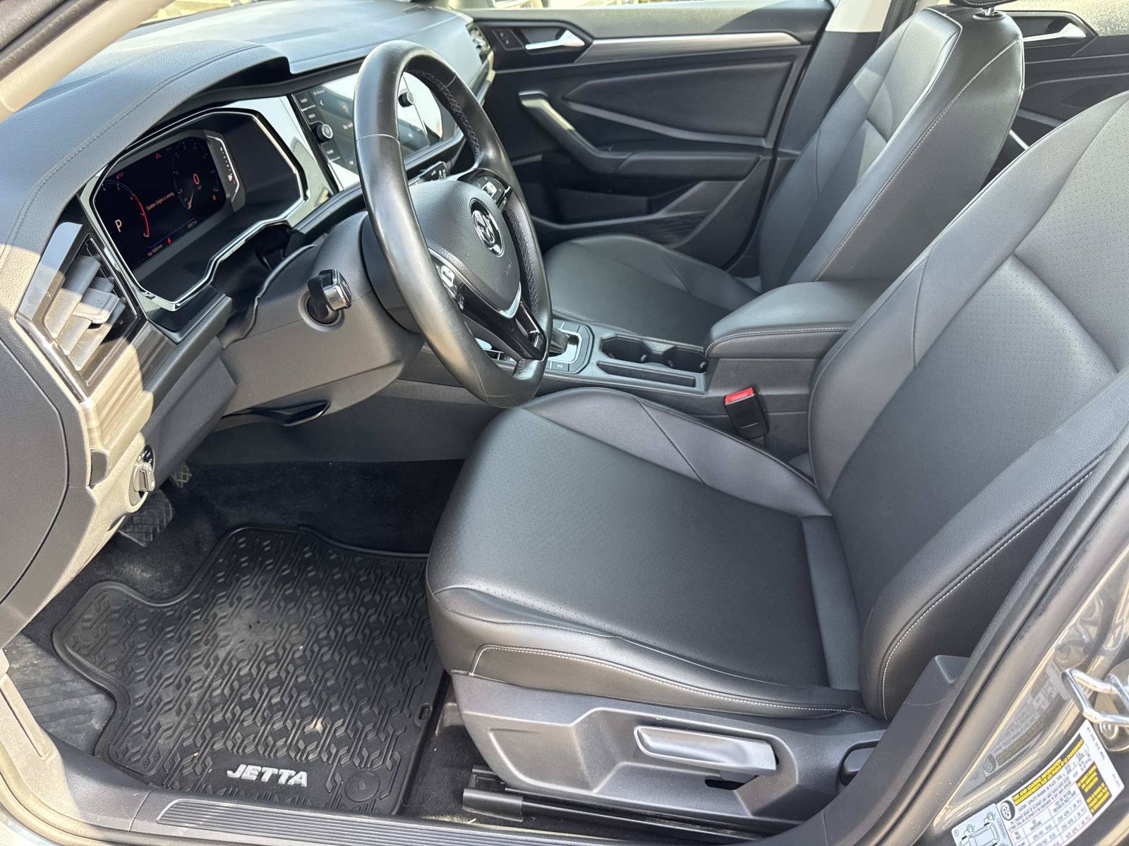 Used 2019 Volkswagen Jetta SEL w/ Cold Weather Package FWD image 22