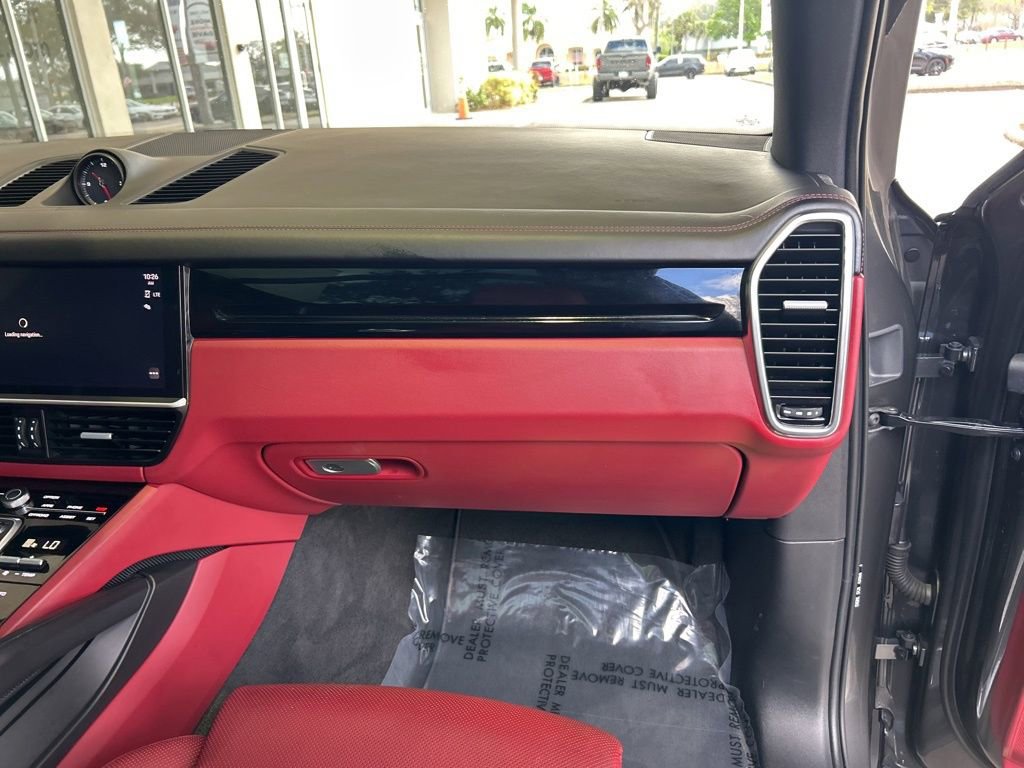 Used 2022 Porsche Cayenne w/ Premium Package Plus image 21