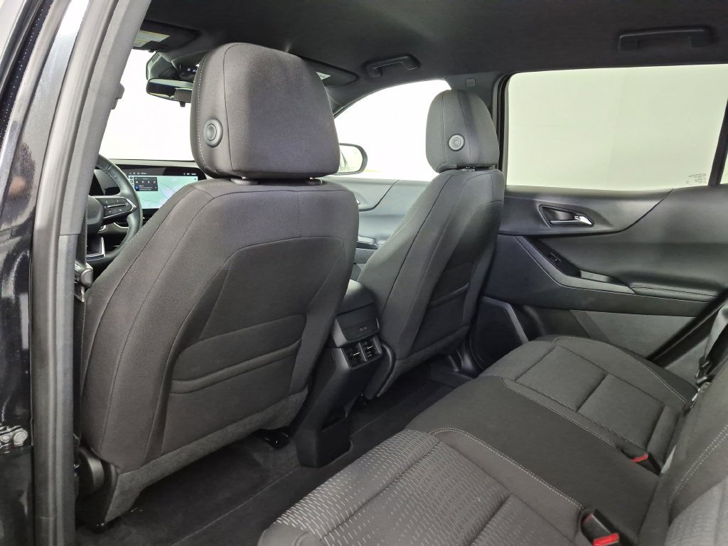 Used 2026 Chevrolet Equinox LT FWD image 32