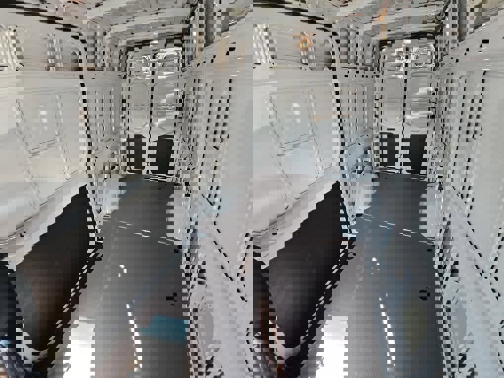 Used 2025 Mercedes-Benz Sprinter 2500 image 13