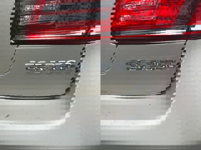 Used 2011 Lexus ES 350 image 16