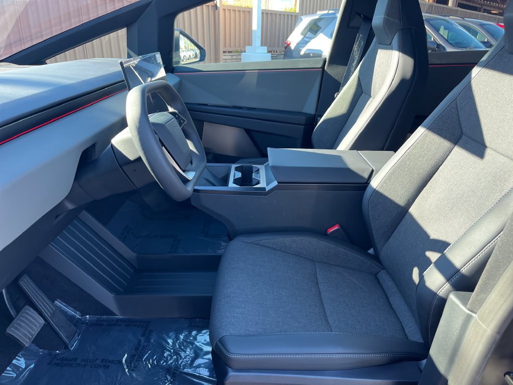 Used 2026 Tesla Cybertruck AWD Crew Cab image 10