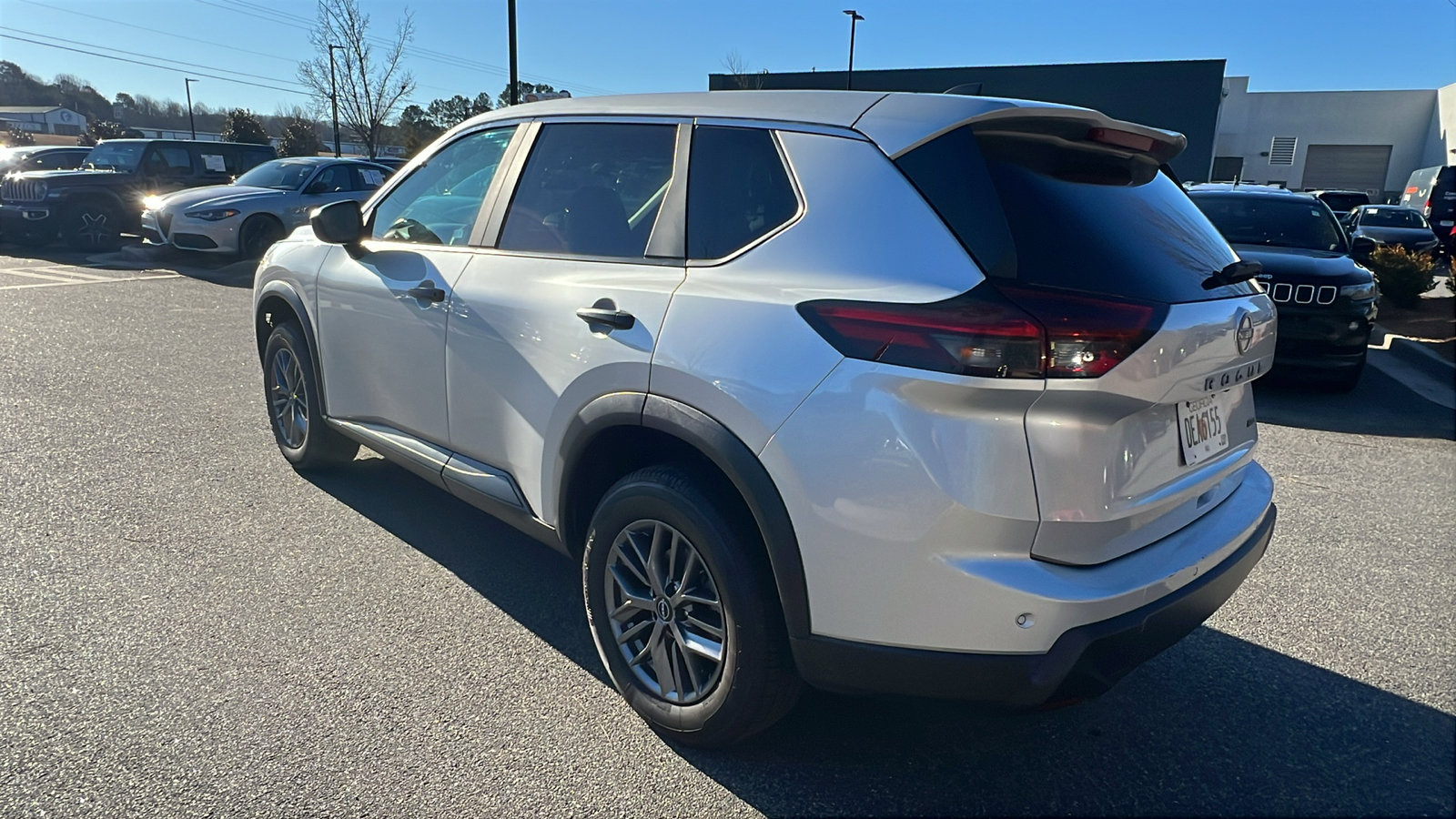 Used 2024 Nissan Rogue S image 10