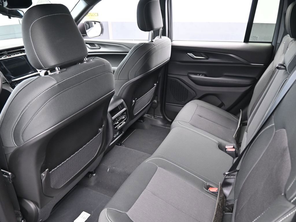 New 2025 Jeep Grand Cherokee Laredo RWD image 34