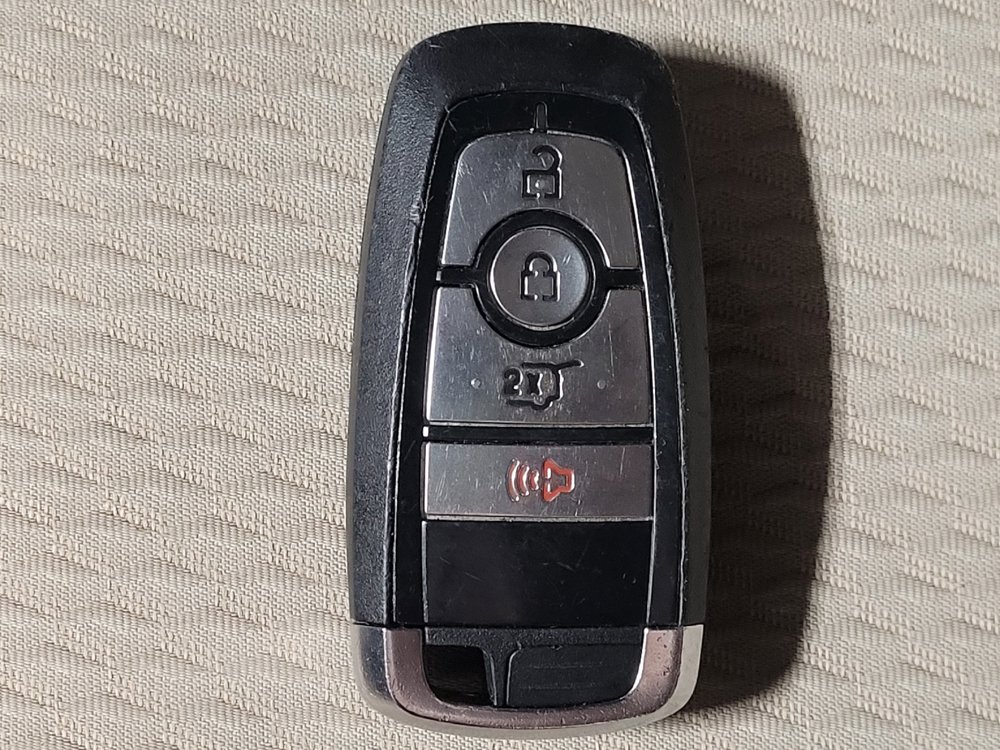Used 2024 Ford Explorer XLT RWD image 32