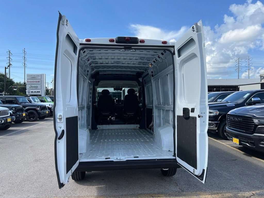 Used 2026 RAM ProMaster 2500 w/ Safety Group FWD image 7