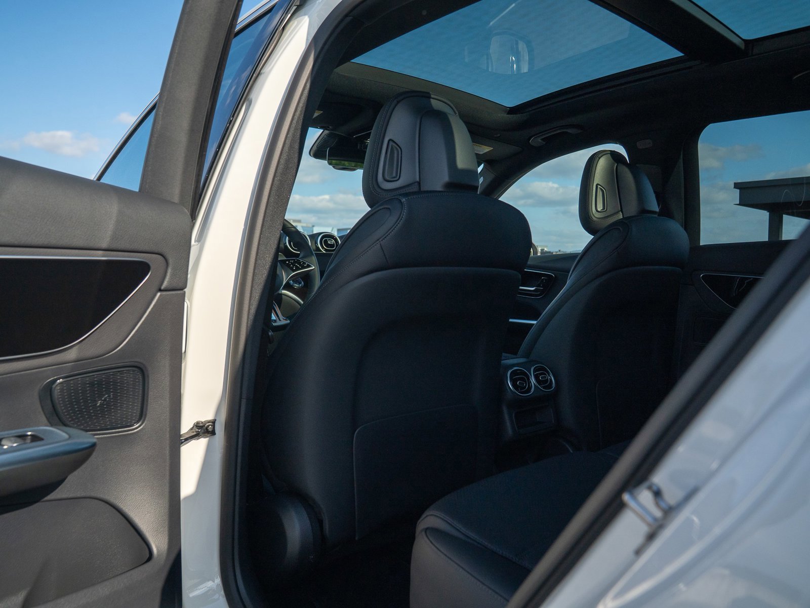 Used 2026 Mercedes-Benz GLC 300 4MATIC image 17