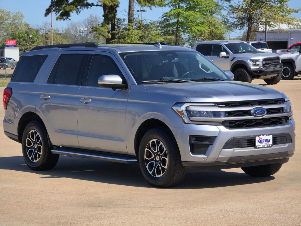 Used 2022 Ford Expedition XLT RWD image 3