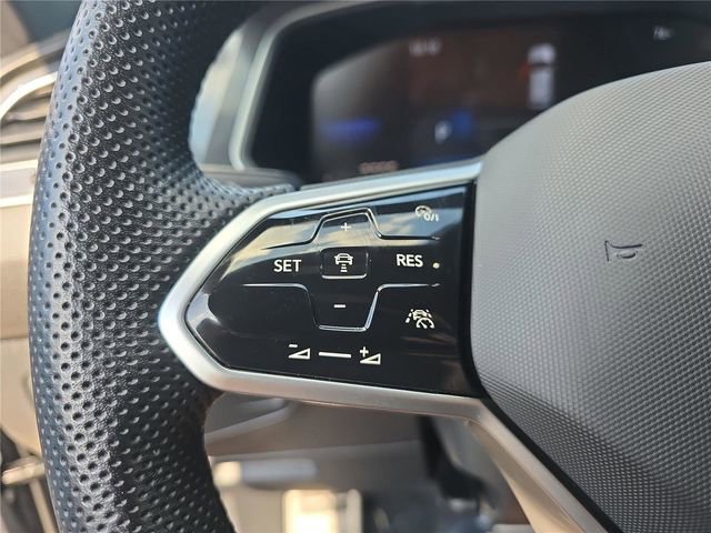 Used 2023 Volkswagen Tiguan SE R-Line FWD image 25