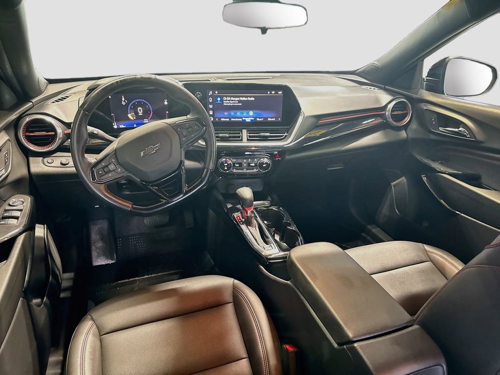 Used 2025 Chevrolet Trax RS w/ Sunroof Package FWD image 21