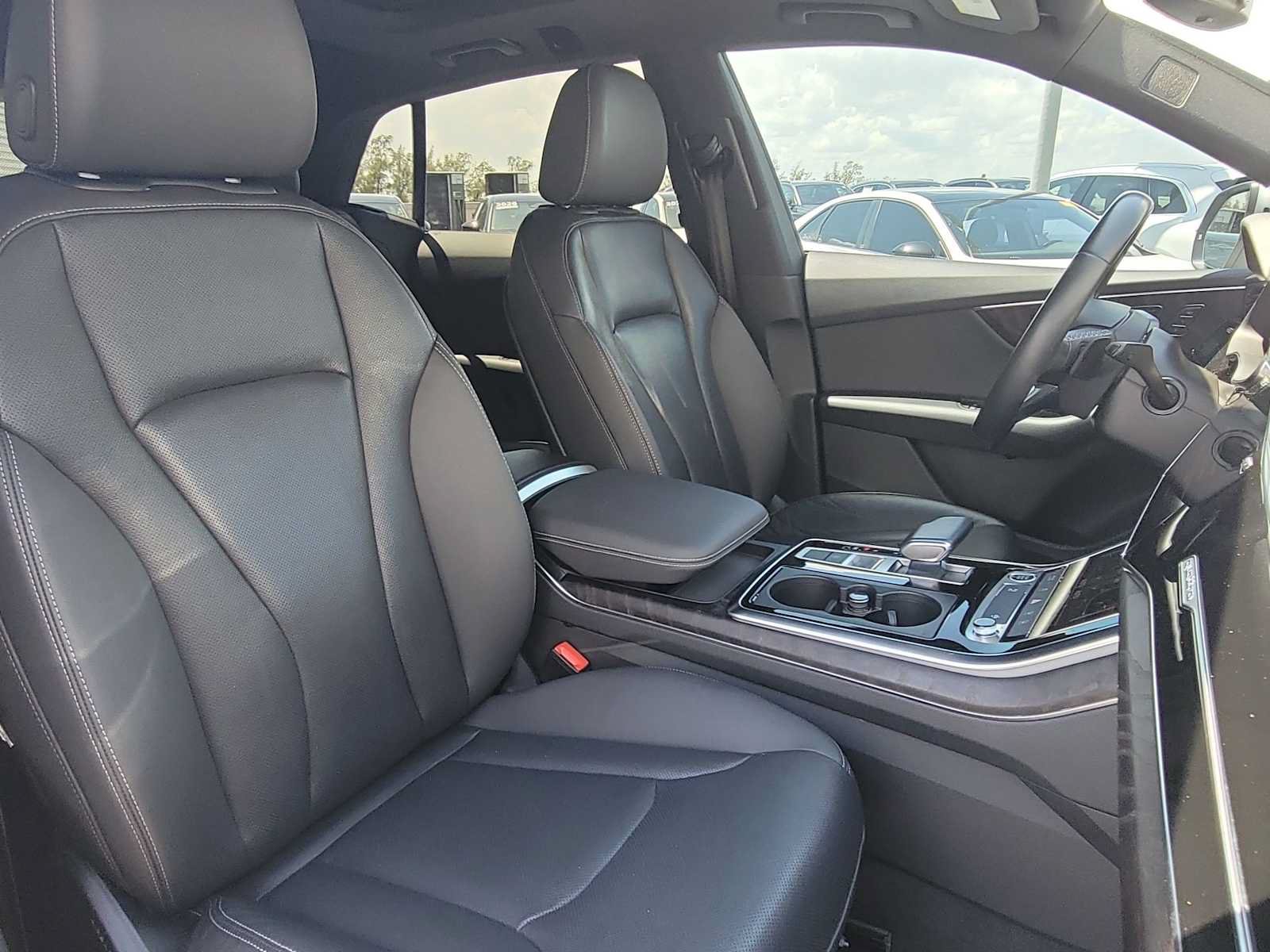 Used 2021 Audi Q8 Premium Plus w/ Premium Plus Package AWD/4WD image 21