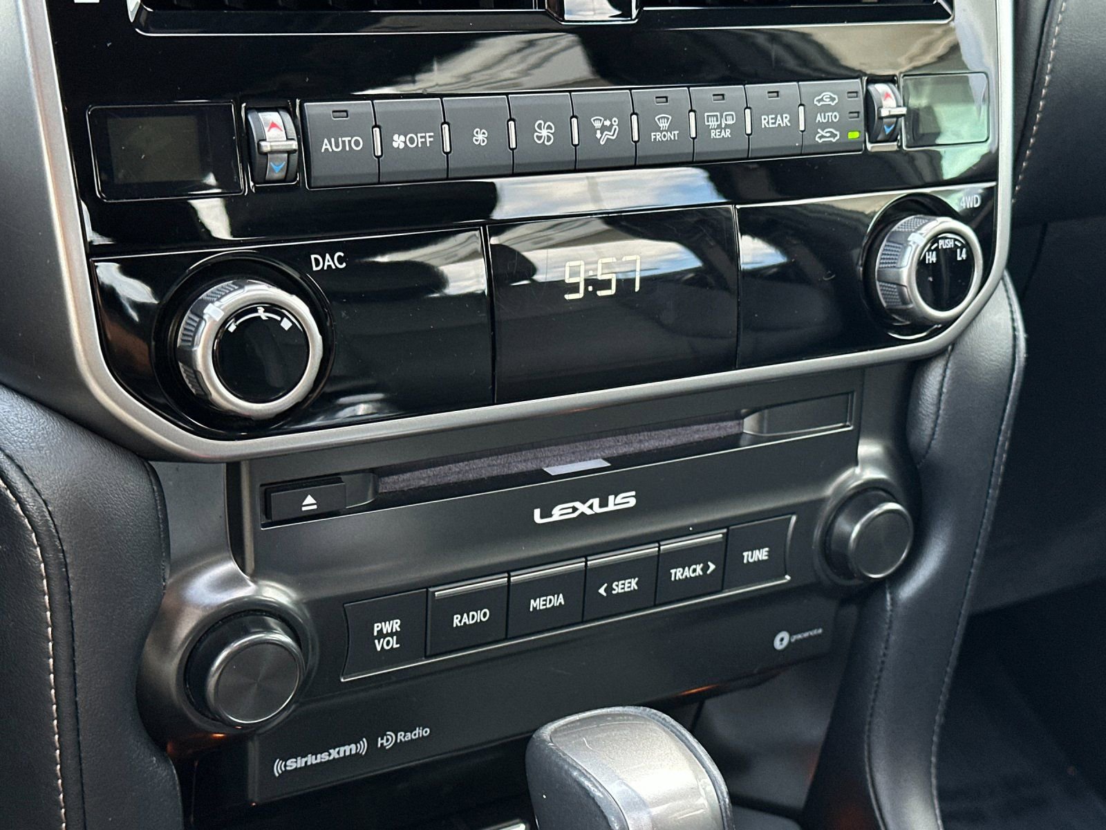 Used 2023 Lexus GX 460 Premium w/ Premium Package image 23